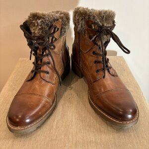 STEVE MADDEN Sz 40 Adelee Leather Faux Fur Trimming Zipper Lace up Boots